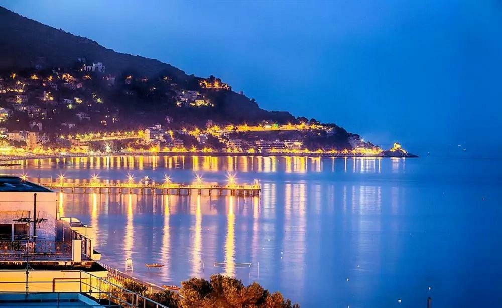 Top Relax Apartment Alassio Exterior photo